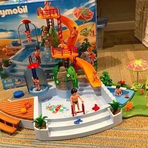 Playmobil Pool-- can use water for fun play time!